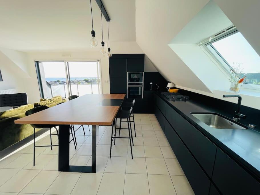 Appartement Lumineux Et Spacieux, Terrasse Et Parking Prive 孔卡尔诺 外观 照片