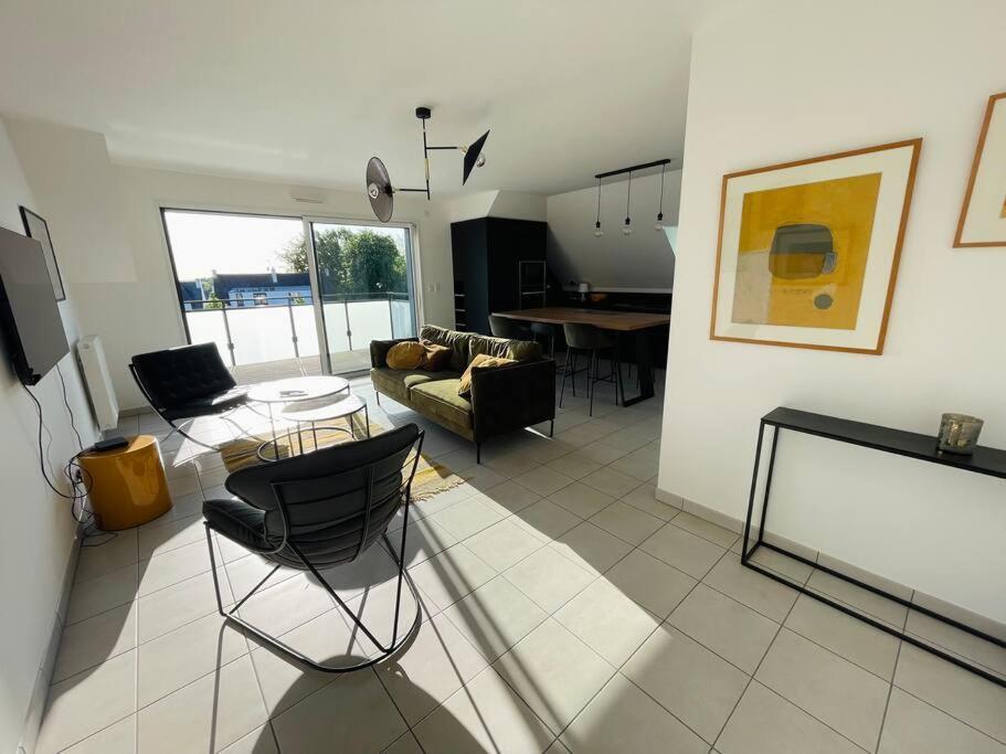 Appartement Lumineux Et Spacieux, Terrasse Et Parking Prive 孔卡尔诺 外观 照片