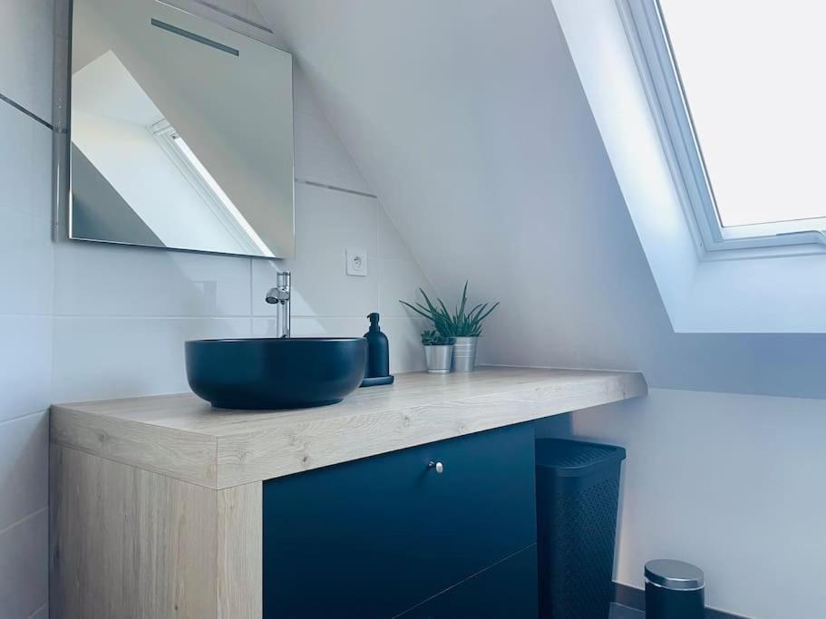 Appartement Lumineux Et Spacieux, Terrasse Et Parking Prive 孔卡尔诺 外观 照片